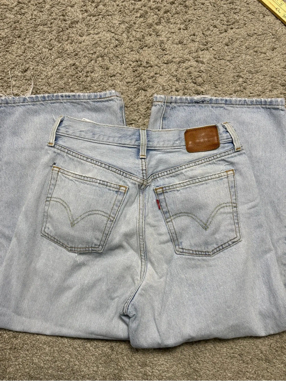 Levi's Premium Wide Leg Cropped Jeans - Leather Tag - Size 27 - Picture 4 of 6